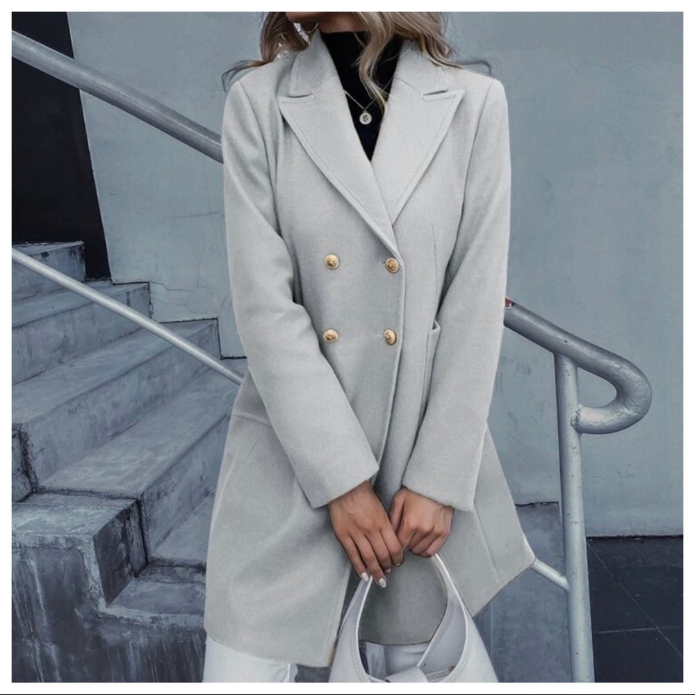 Gorgeous Fabulous long Collar  Coat - Picture 4 of 6